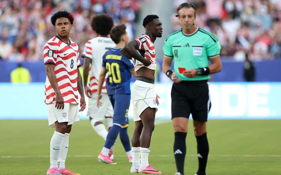 Balogun, atleta dos EUA, foi expulso aos 64 minutos de jogo