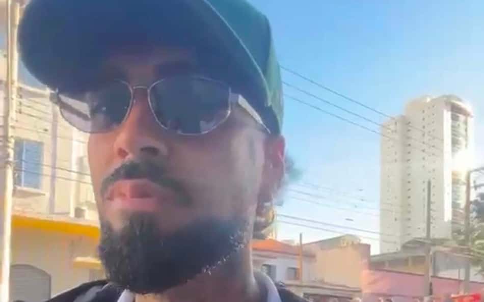 Barboza descobre bar de torcedores argentinos em São Paulo e se impressiona: 'Uma loucura'