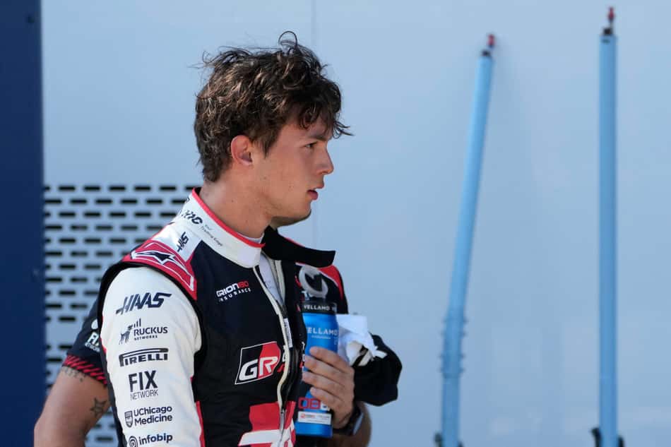Oliver Bearman no paddock do GP da Áustria pela F1 2026