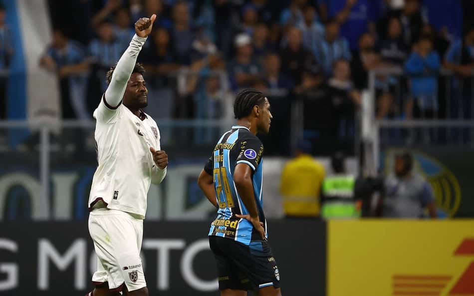 O Grêmio perdeu para o Bolívar por 1 a 0 e foi eliminado da Sul-Americana
