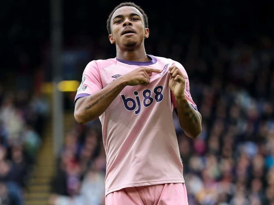 Eli Junior Kroupi comemora gol do Bournemouth