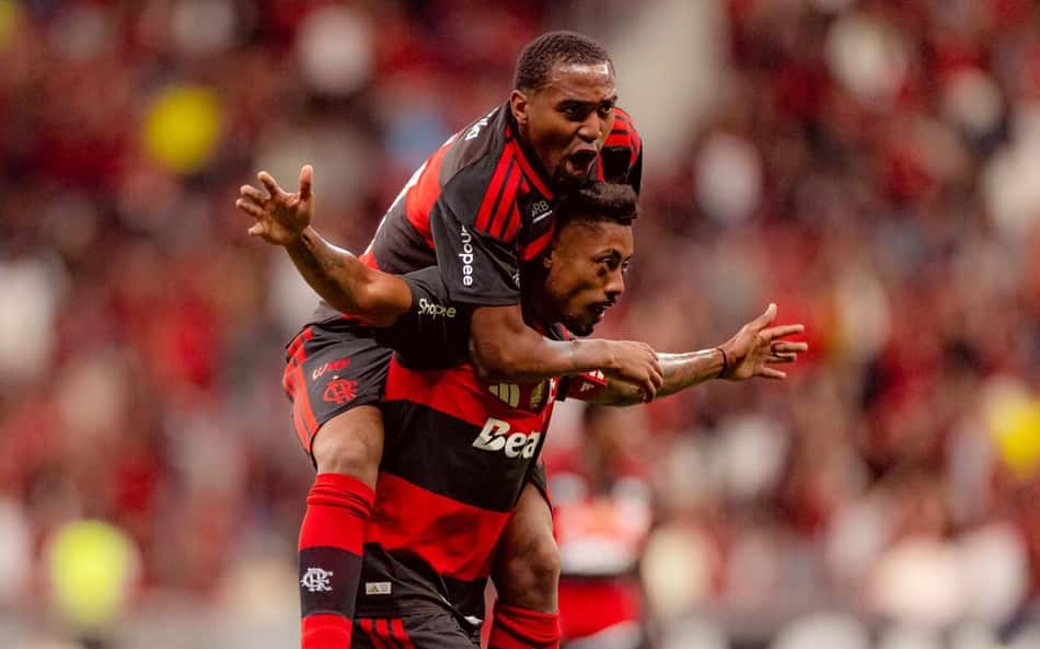 Flamengo vence Olimpia com golaços e encerra intertemporada invicto