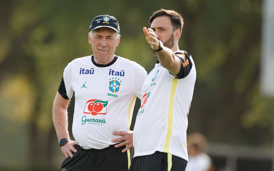 Auxiliar defende escolha por Bruno Guimarães em pênalti do Brasil: 'Pensado antes do jogo'