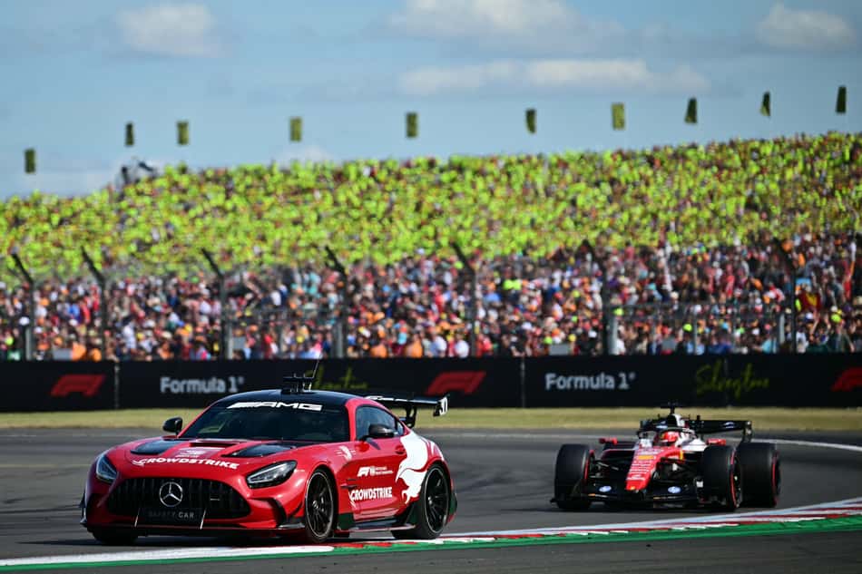 Charles Leclerc em ação no GP da Inglaterra pela F1 2026