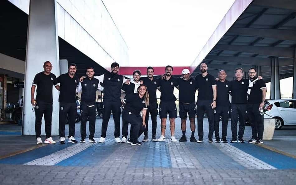 Comissão técnica do Sub-20 do Santos no Rio de Janeiro. (Foto: Reinaldo Campos/ Santos FC)