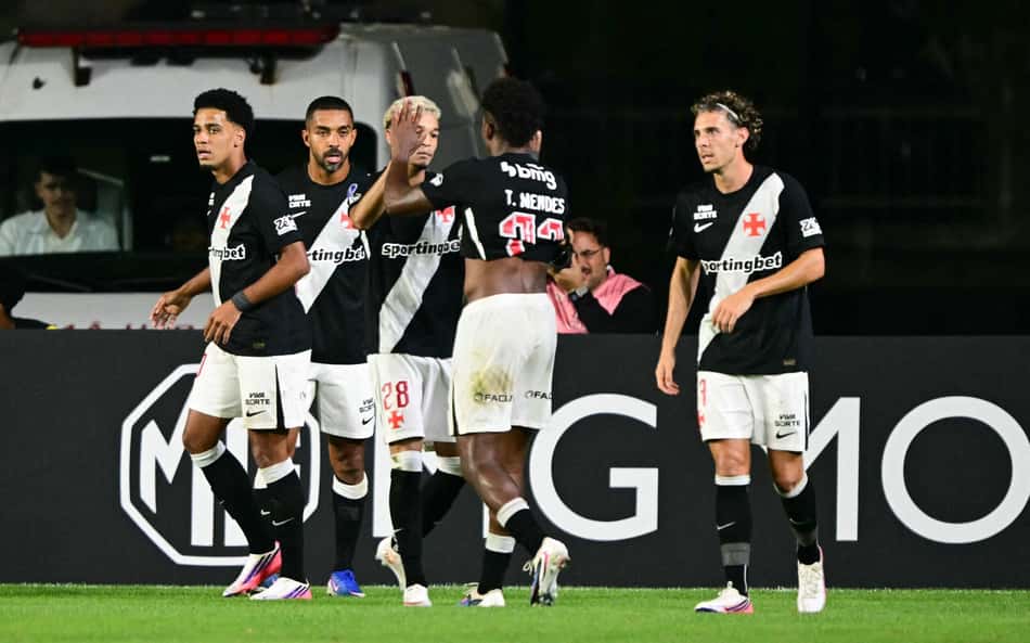 Com gol de Thiago Mendes, o Vasco venceu o Independiente Medellín pela Sul-Americana
