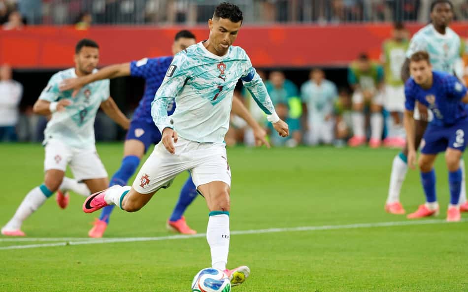 Goleiro da Espanha pede atenção com Cristiano Ronaldo em decisão na Copa