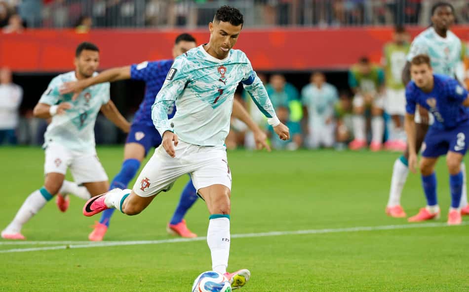 Quantos gols faltam para Cristiano Ronaldo chegar ao gol 1000?