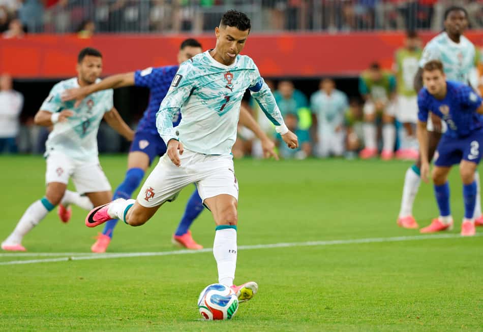 Cristiano Ronaldo cobrando pênalti
