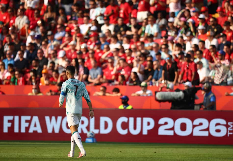 Cristiano Ronaldo andando na partida entre Portugal e Croácia na Copa do Mundo