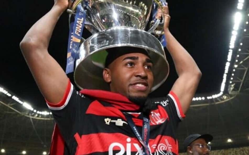 lorran-taça-copa-do-brasil-2024-flamengo