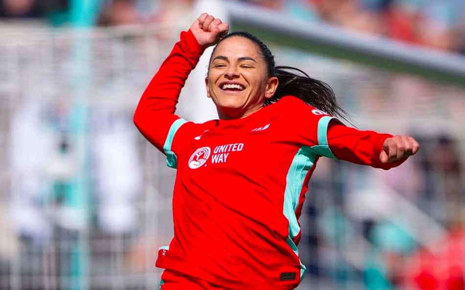 Debinha renova com o Kansas City Current até 2027