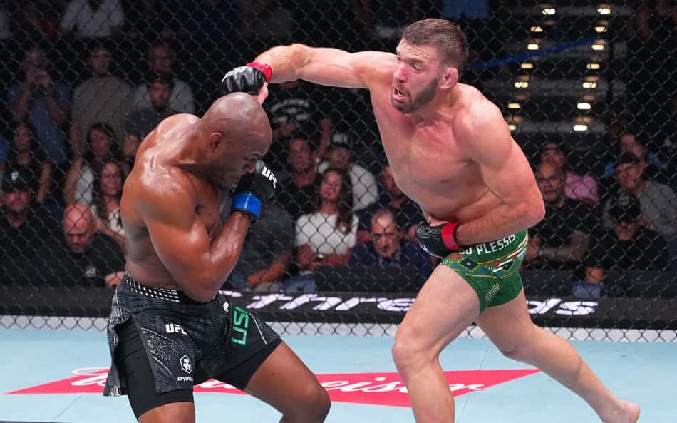 Du Plessis vence duelo de ex-campeões no UFC Oklahoma City; veja resultados