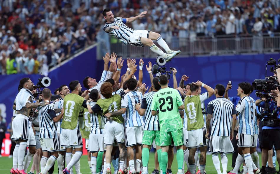 'Deus ressuscitou': imprensa internacional exalta Argentina e Messi em virada na Copa
