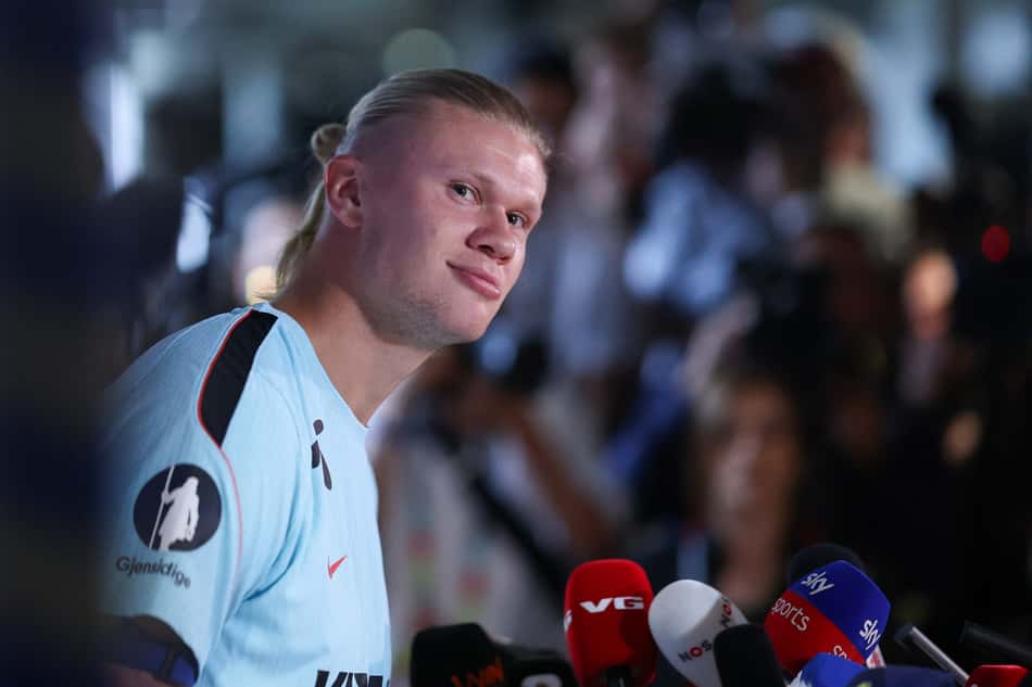 Erling Haaland, grande nome da Noruega na Copa do Mundo, durante coletiva de imprensa