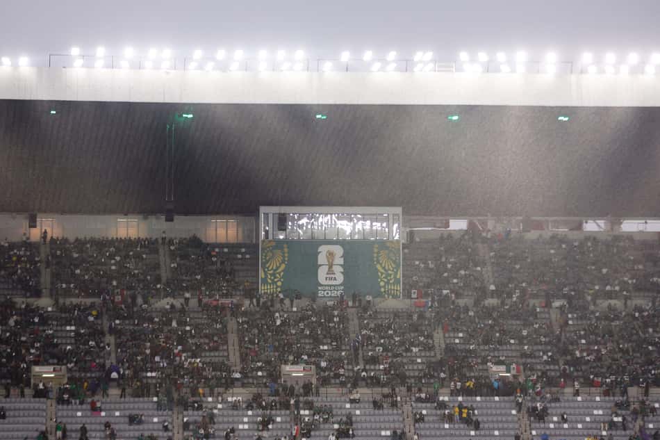 Forte chuva atinge Estadio Azteca antes de México x Inglaterra pela Copa do Mundo