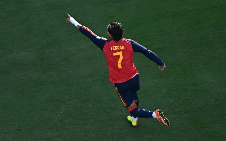 Dê suas notas: Espanha domina Argentina, marca no fim e é campeã do mundo