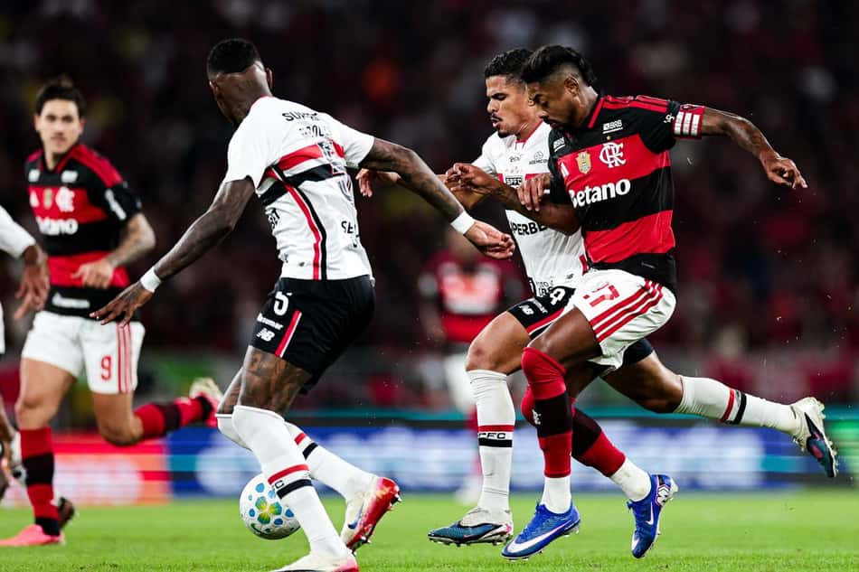 Maracanã recebe Flamengo x São Paulo pelo Brasileirão