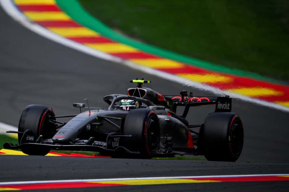 Gabriel Bortoleto em ação no GP da Bélgica pela F1 2026