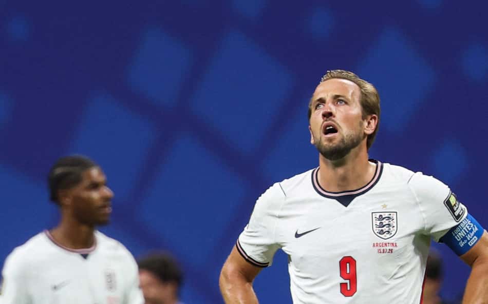 Harry Kane lamenta eliminação da Inglaterra para a Argentina na Copa do Mundo de 2026