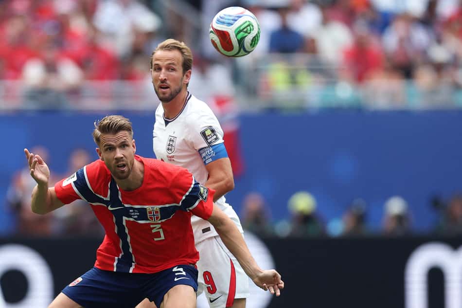 Harry Kane em ação no jogo da Inglaterra contra Noruega pela Copa do Mundo de 2026