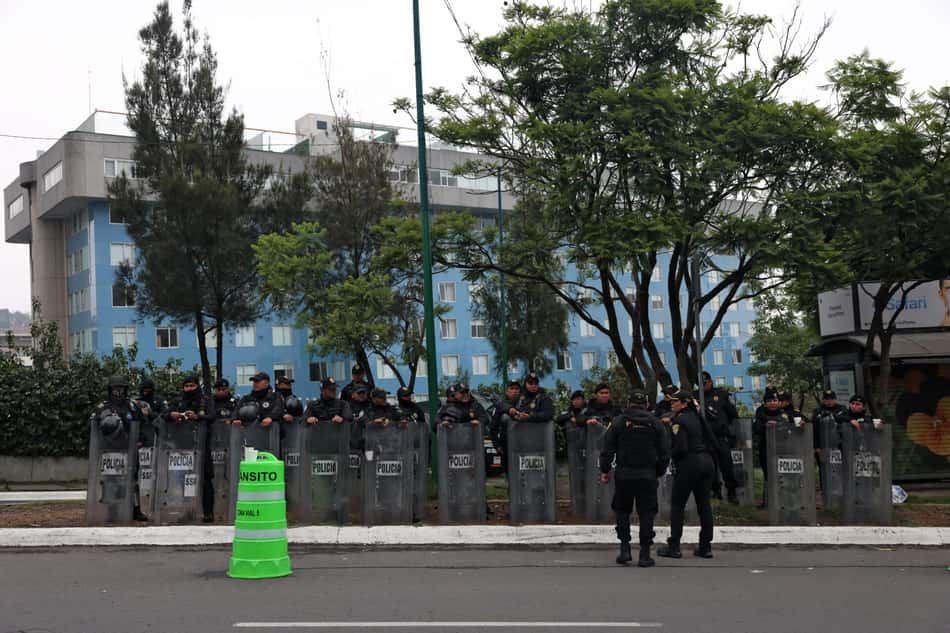 A segurança foi reforçada no hotel em que a seleção da Inglaterra ficará hospedada para encarar o México pela Copa do Mundo