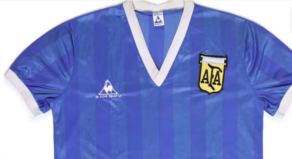 A reprodução da camisa de 1986 da Argentina