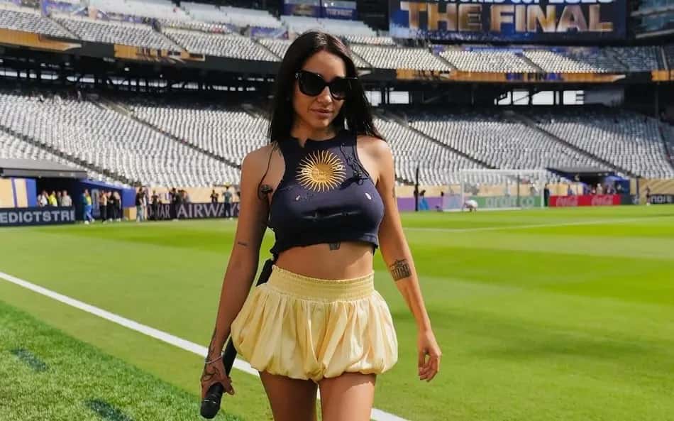 María Becerra cantou o hino da Argentina na final da Copa do Mundo de 2026