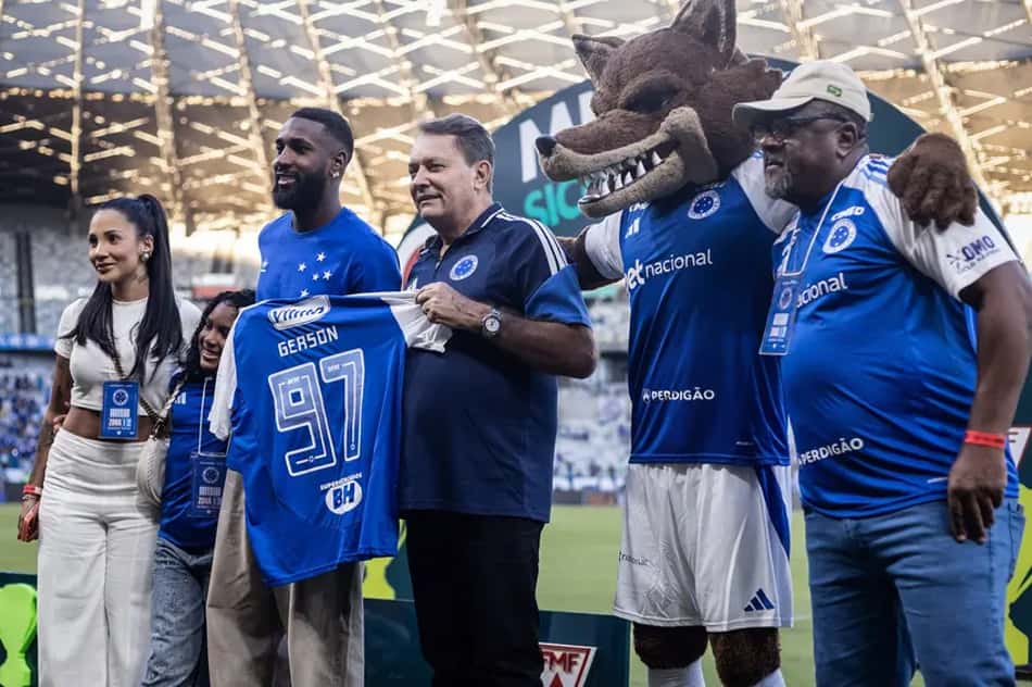 Gerson, Marcão e Pedrinho, durante Cruzeiro x Pouso Alegre