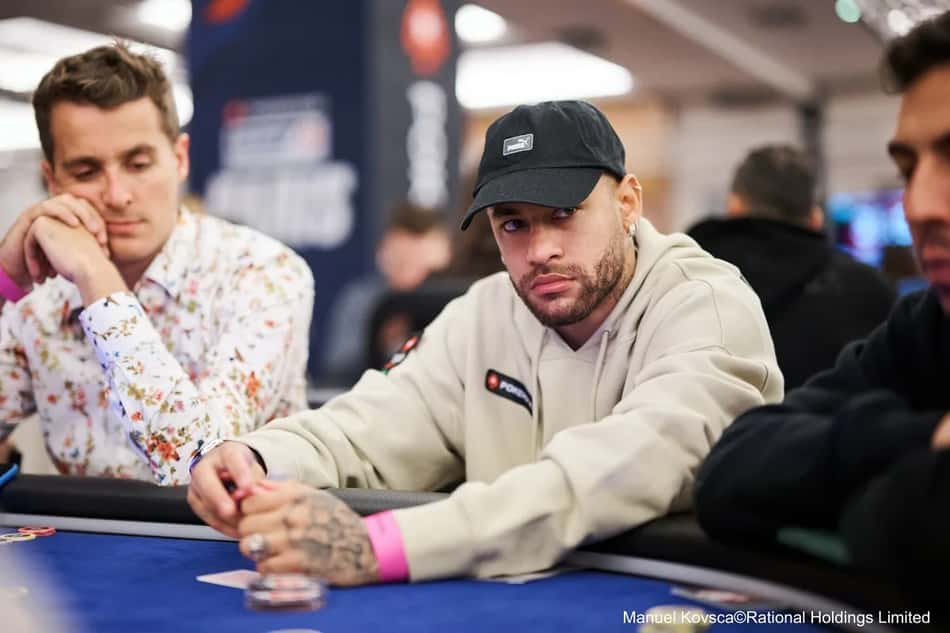 Neymar durante torneio de Poker