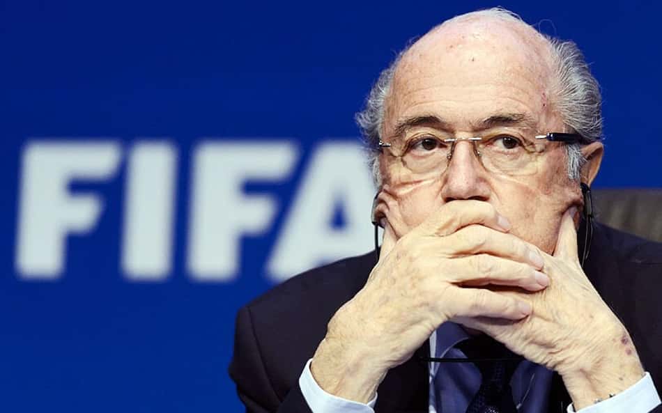 Blatter participa de coletiva de imprensa em Zurique após sua reeleição (Foto: Fabrice Coffrini/AFP)