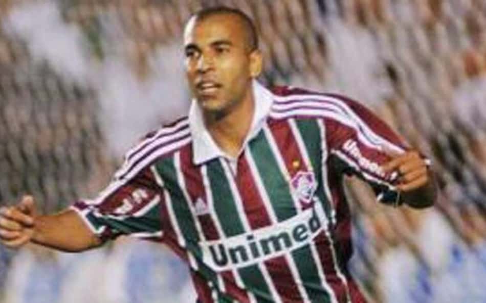 Emerson Sheik - com camisa do Fluminense