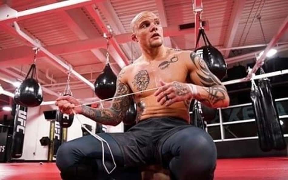 Anthony Smith pode pegar mais de 20 anos de prisão (Foto: Reprodução / Instagram)