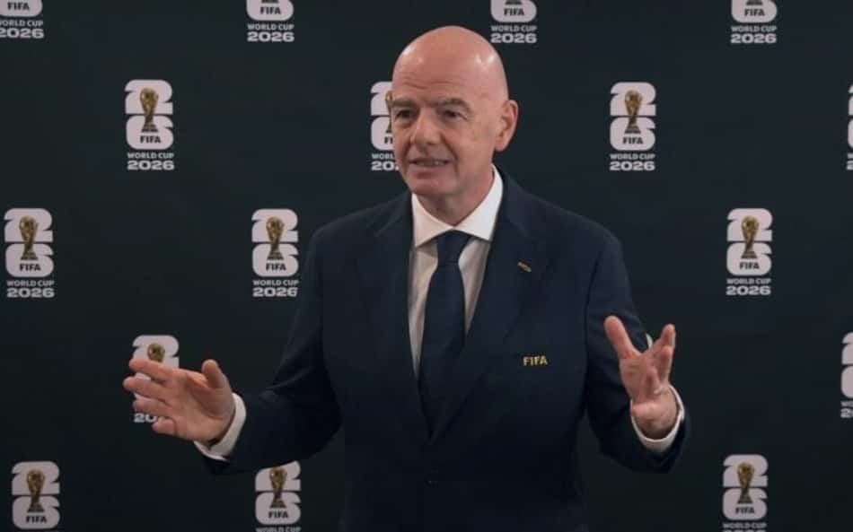 Torcedores detonam presidente da Fifa após vitória da Argentina: 'Já sabia'