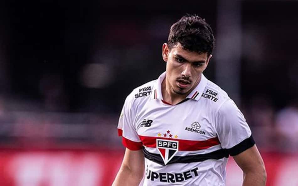 João Moreira estreou pelo São Paulo em 2022