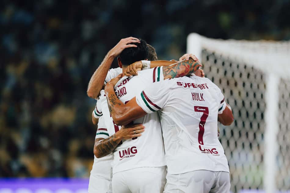 Jogadores do Fluminense comemoram gol marcado no amistoso entre Fluminense e Bahia, realizado no Maracanã, Rio de Janeiro