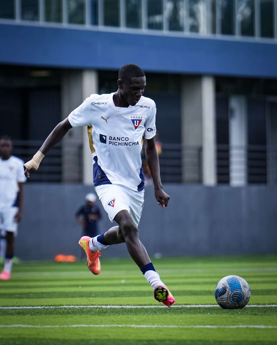 Josue Caicedo finaliza em partida da LDU