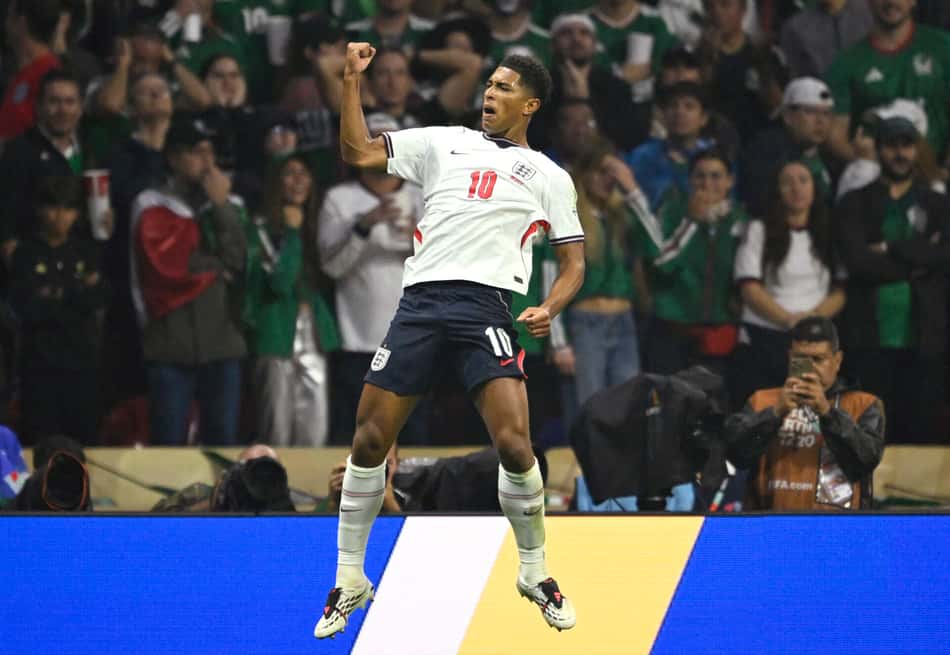 Jude Bellingham comemora gol da Inglaterra sobre o México na Copa do Mundo de 2026