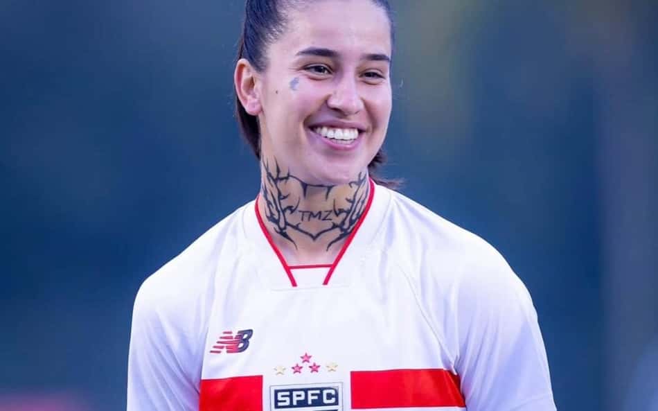 Karla Alves vê crescimento do São Paulo: 'Somos uma equipe mais preparada'