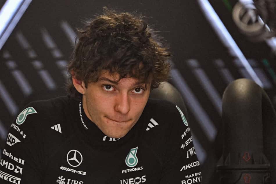 Kimi Antonelli na garagem da Mercedes no GP da Hungria pela F1 2026