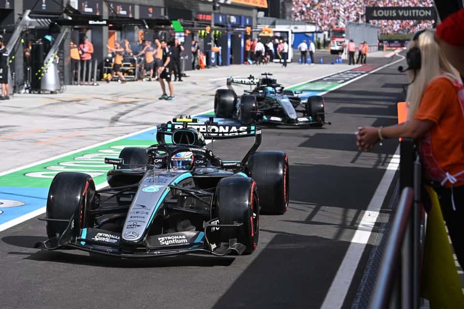 Kimi Antonelli na garagem da Mercedes no GP da Hungria pela F1 2026
