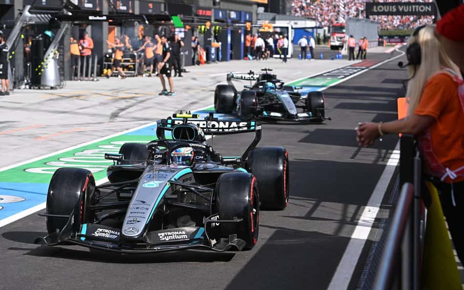 Kimi Antonelli na garagem da Mercedes no GP da Hungria pela F1 2026