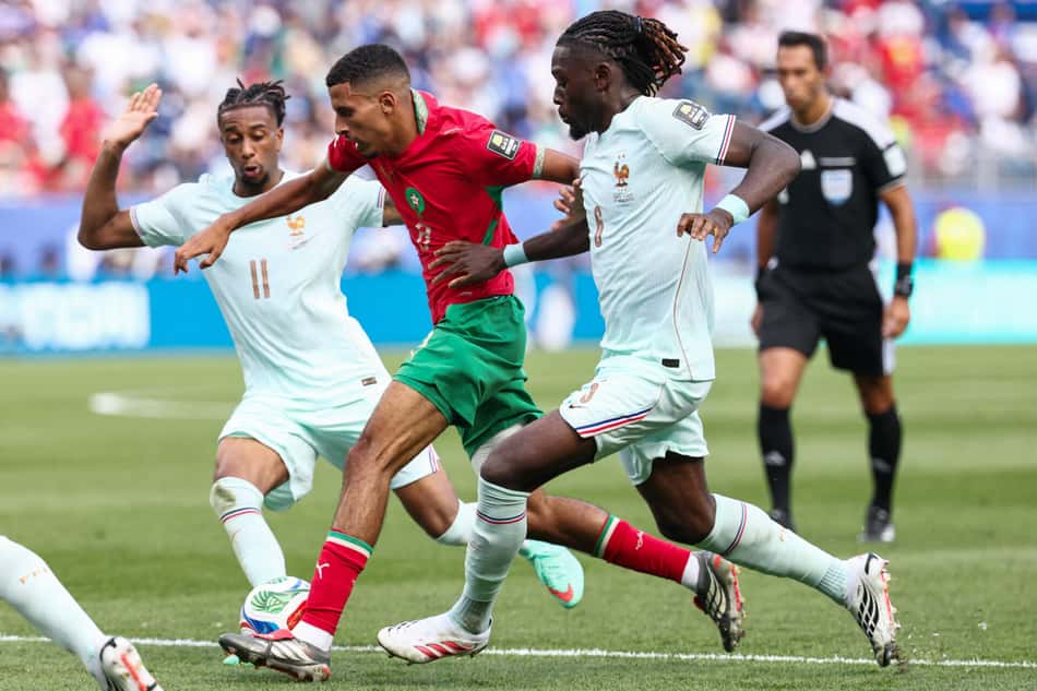Kone disputa a bola na Copa