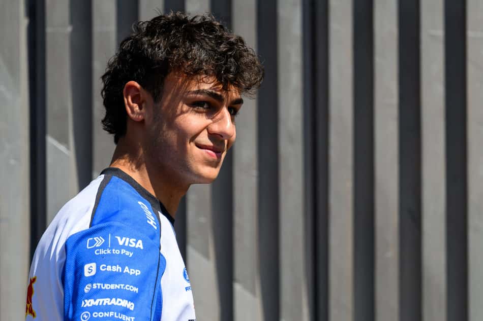 Arvid Lindblad no paddock do GP da Áustria pela F1 2026