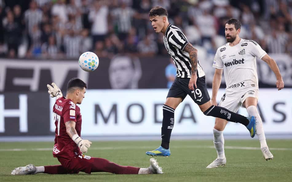 Lucas Emanuel quebra recorde e faz história em estreia pelo Botafogo