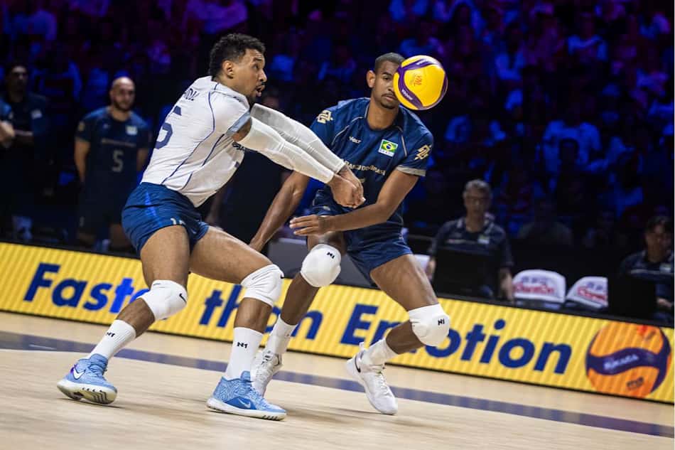 Maique realiza manchete na frente de Adriano em jogo do Brasil na VNL 2026