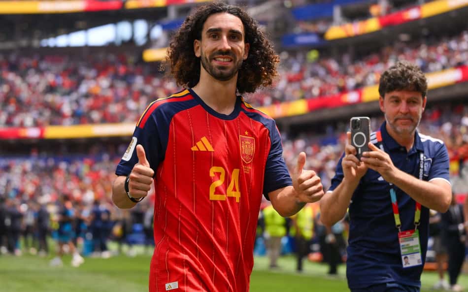 Perfil da Espanha 'cobra' promessa de Cucurella após título da Copa
