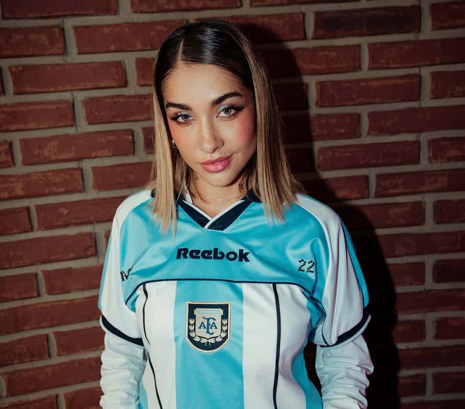 María Becerra cantou o hino da Argentina na final da Copa do Mundo de 2026