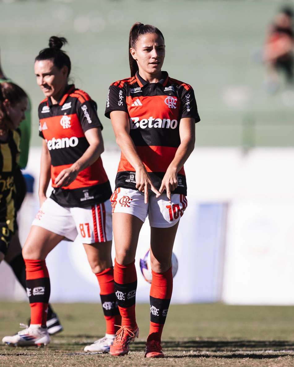 Mariana comemora gol pelo Flamengo, contra o Peñarol, pela semifinal da Brasil Ladies Cup 2026. (Guilherme Veiga/Brasil Ladies Cup)