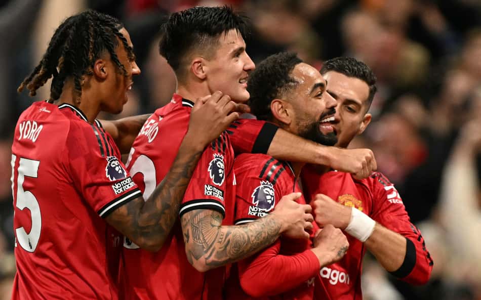Ingleses reagem a anúncio de ex-Vasco no Manchester United: 'Ninguém acredita'